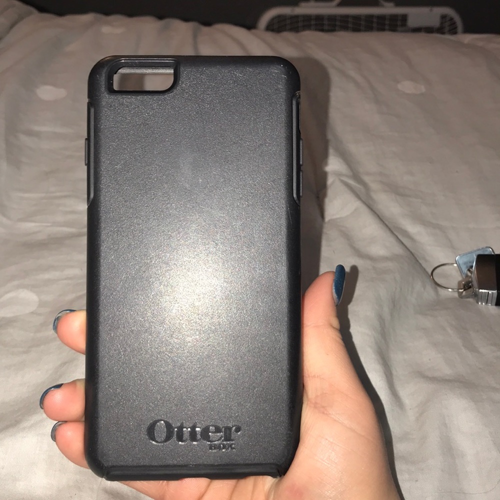 iPhone 6 Plus black otter box